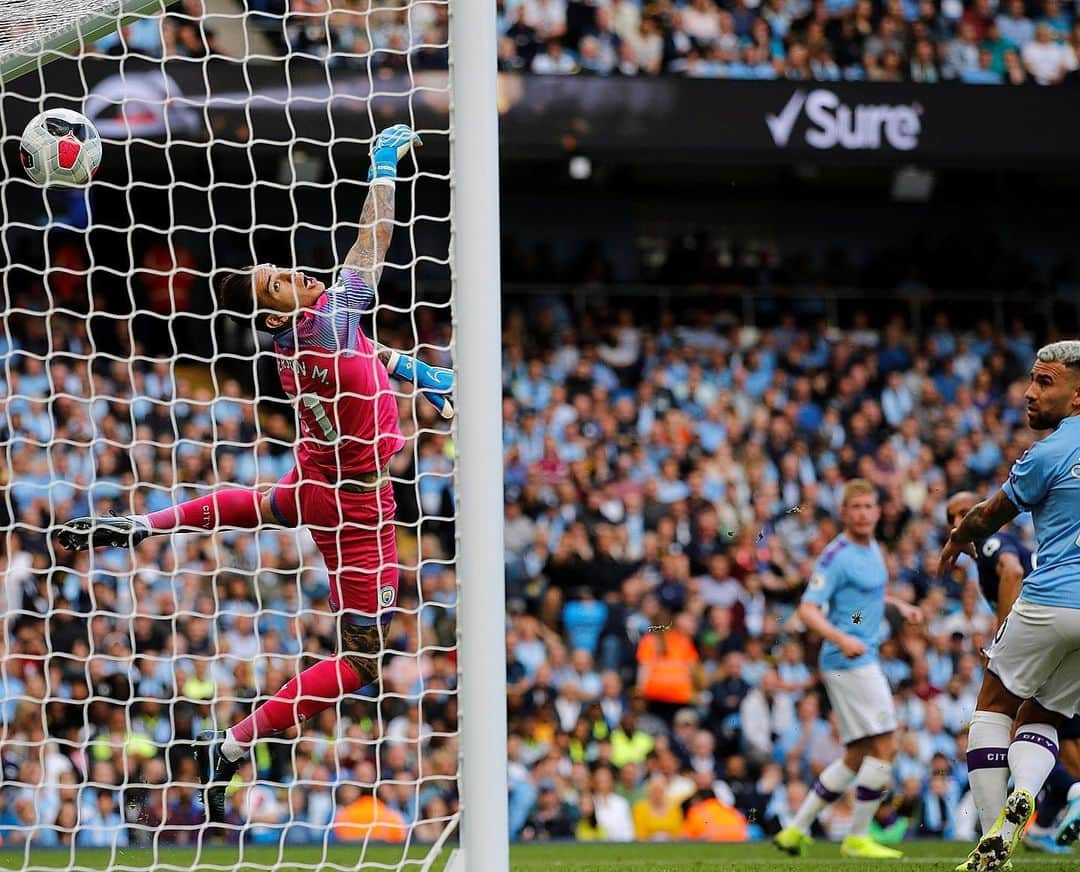 プレミアリーグさんのインスタグラム写真 - (プレミアリーグInstagram)「Spurs fight back to end Man City’s 15-match #PL winning run  #MCITOT」8月18日 3時53分 - premierleague