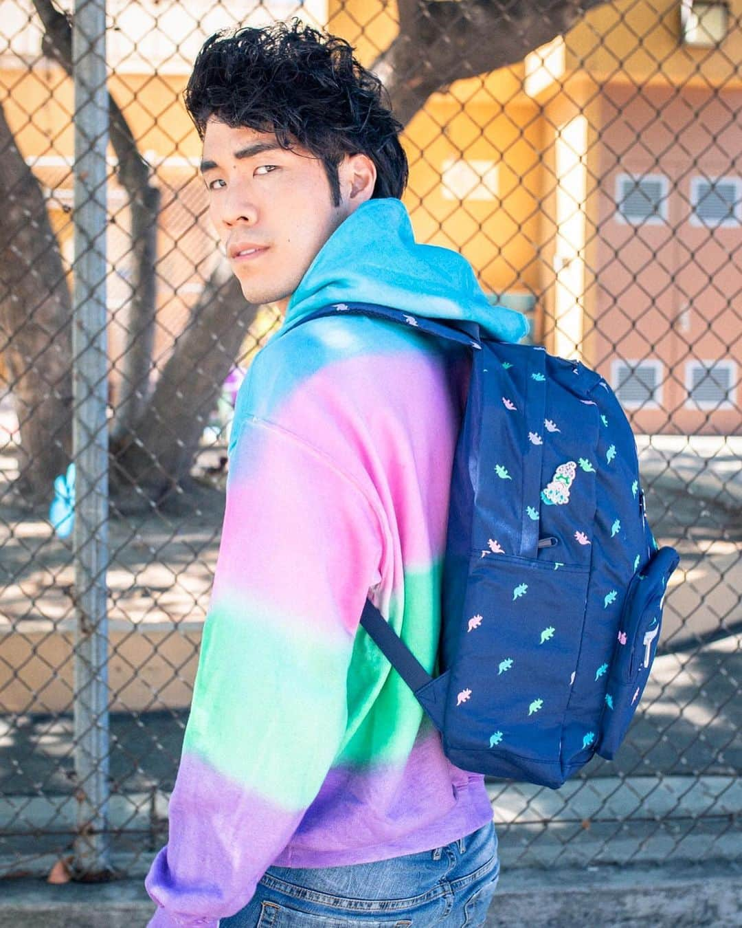 ユージン・リー・ヤンさんのインスタグラム写真 - (ユージン・リー・ヤンInstagram)「Go back to school in Tryceratops style! 🤘All-new backpack, enamel pins, and dip dye looks are available now at tryguys.com 💙❤️💚💜」8月18日 3時50分 - eugeneleeyang