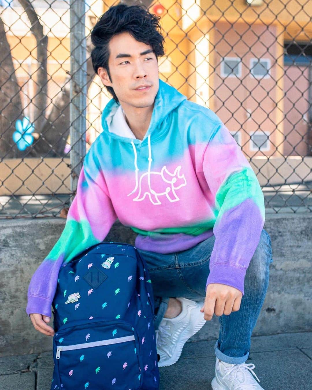 ユージン・リー・ヤンさんのインスタグラム写真 - (ユージン・リー・ヤンInstagram)「Go back to school in Tryceratops style! 🤘All-new backpack, enamel pins, and dip dye looks are available now at tryguys.com 💙❤️💚💜」8月18日 3時50分 - eugeneleeyang