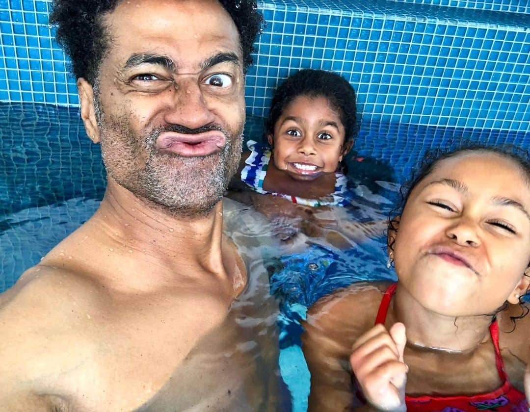 エリック・ベネイさんのインスタグラム写真 - (エリック・ベネイInstagram)「Water babies...water daddy.」8月18日 3時50分 - ericbenet