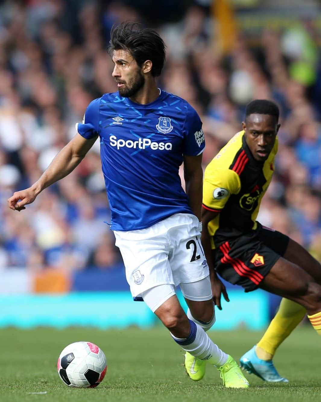 アンドレ・ゴメスさんのインスタグラム写真 - (アンドレ・ゴメスInstagram)「🔵 What a feeling to be back at Goodison Park and seal our first win of the season! Thanks for this special atmosphere 🙏🏻 @everton  #COYB #GoToffees」8月18日 3時51分 - aftgomes21