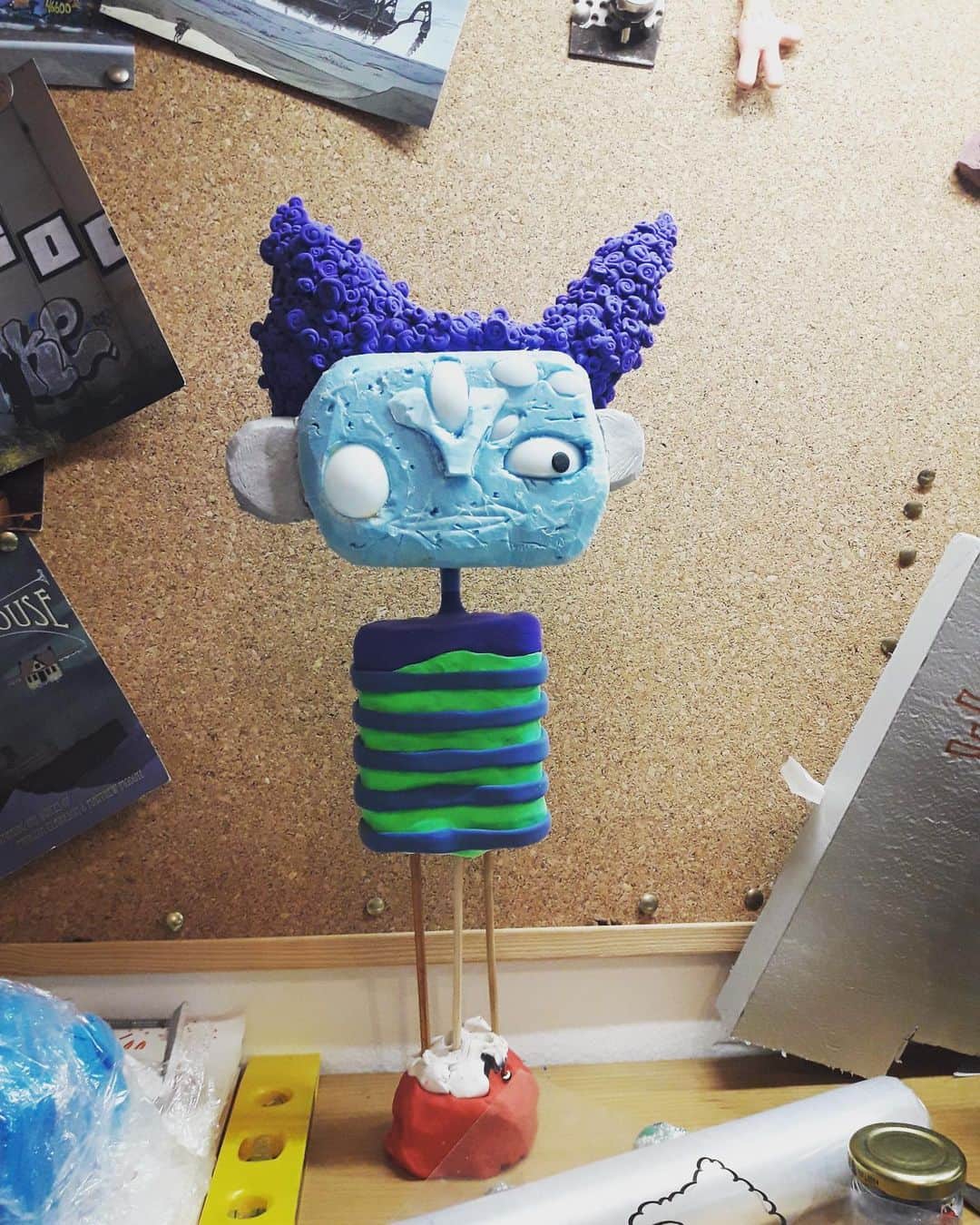 Sarahのインスタグラム：「Little dude coming soonish」