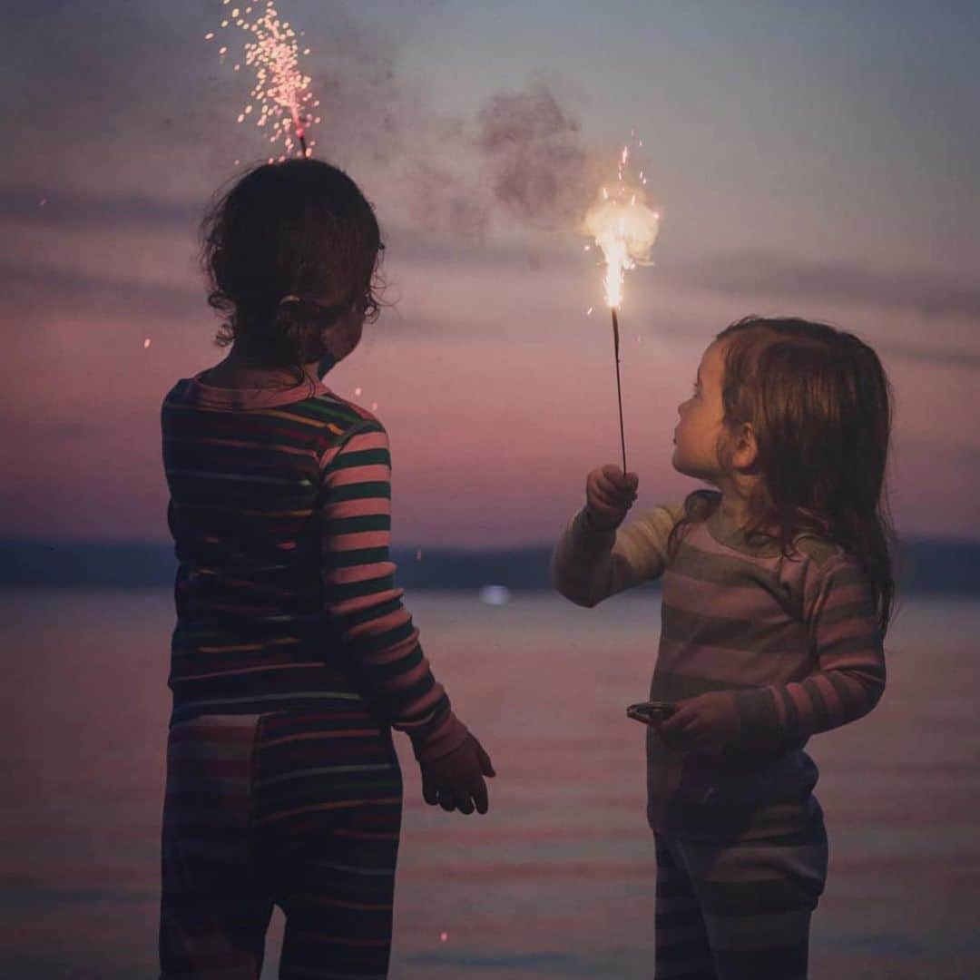 L.L.Beanさんのインスタグラム写真 - (L.L.BeanInstagram)「Sunsets, sparklers and summer nights – these are a few of our favorite things. #SmoreOutofSummer #BeanOutsider (📷: @melisswan)」8月18日 4時21分 - llbean