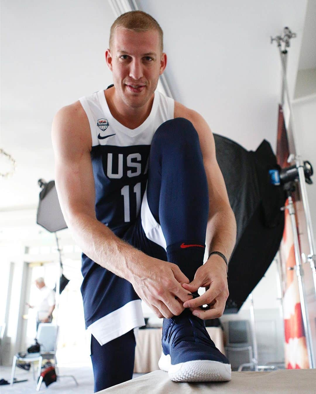 NBAさんのインスタグラム写真 - (NBAInstagram)「Behind the scenes at today’s #USABMNT photo shoot before the team leaves for Australia! #FIBAWC #USAGotGame」8月18日 4時23分 - nba