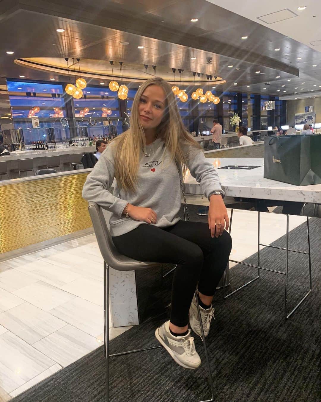 コニー・タルボットのインスタグラム：「Ten hour journey✈️」