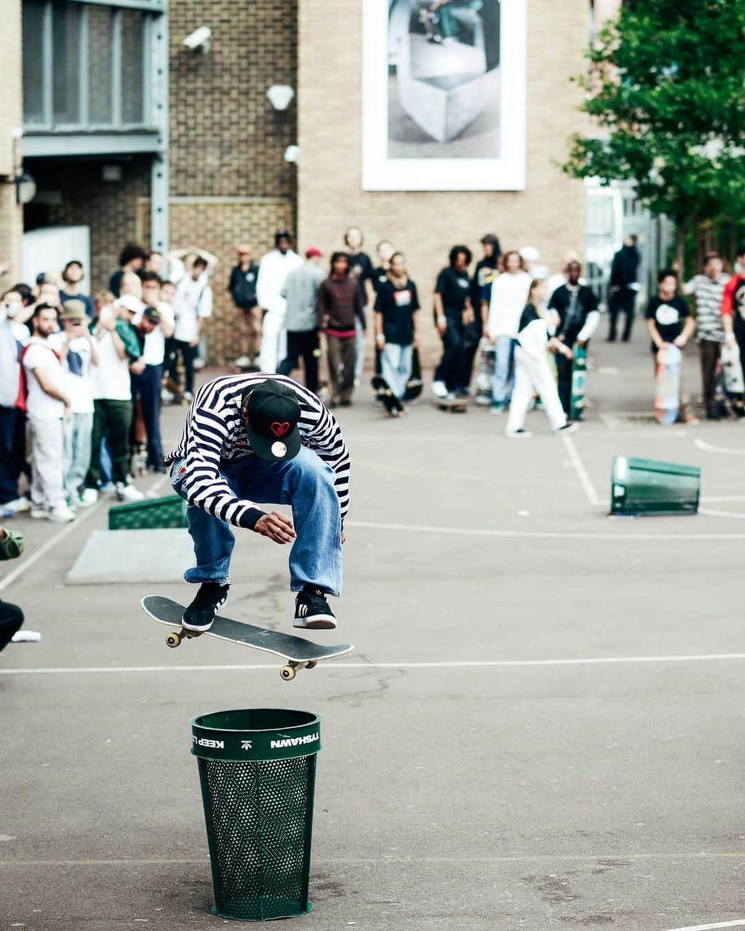 adidas UKさんのインスタグラム写真 - (adidas UKInstagram)「Confidence, creativity and cash for tricks 💵  #TYSHAWN wears his latest collection at this weekend’s Keep LDN Clean event.  Tap to shop.」8月18日 4時50分 - adidaslondon