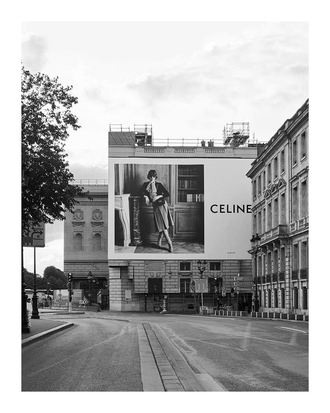 Celineさんのインスタグラム写真 - (CelineInstagram)「THE 16 COLLECTION CELINE WOMEN WINTER 19  HÔTEL DE LA MARINE PLACE DE LA CONCORDE, PARIS AUGUST 2019  #CELINEBYHEDISLIMANE」8月18日 4時51分 - celine