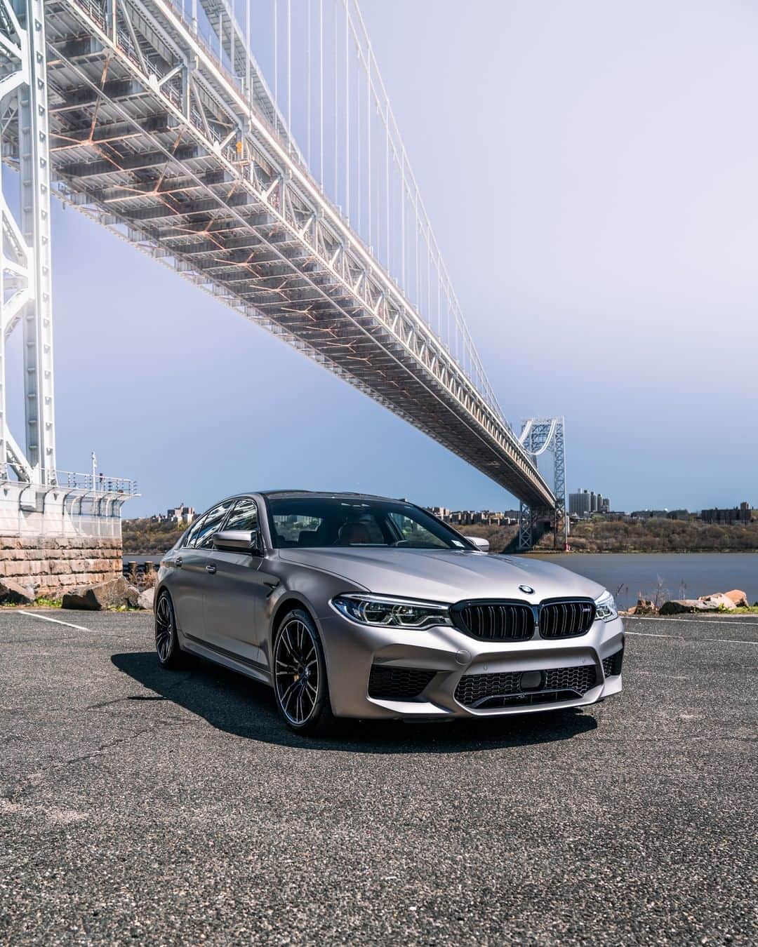 BMWのインスタグラム：「Desire creates performance creates desire. The BMW M5 Sedan. #TheM5 #BMW #M5 #BMWM #BMWrepost @liv3life_media @aimonbmw __ BMW M5 Sedan: Fuel consumption in l/100 km (combined): 10.6. CO2 emissions in g/km (combined): 241. The values of fuel consumptions, CO2 emissions and energy consumptions shown were determined according to the European Regulation (EC) 715/2007 in the version applicable at the time of type approval. The figures refer to a vehicle with basic configuration in Germany and the range shown considers optional equipment and the different size of wheels and tires available on the selected model. The values of the vehicles are already based on the new WLTP regulation and are translated back into NEDC-equivalent values in order to ensure the comparison between the vehicles. [With respect to these vehicles, for vehicle related taxes or other duties based (at least inter alia) on CO2-emissions the CO2 values may differ to the values stated here.] The CO2 efficiency specifications are determined according to Directive 1999/94/EC and the European Regulation in its current version applicable. The values shown are based on the fuel consumption, CO2 values and energy consumptions according to the NEDC cycle for the classification. For further information about the official fuel consumption and the specific CO2 emission of new passenger cars can be taken out of the „handbook of fuel consumption, the CO2 emission and power consumption of new passenger cars“, which is available at all selling points and at https://www.dat.de/angebote/verlagsprodukte/leitfaden-kraftstoffverbrauch.html.」
