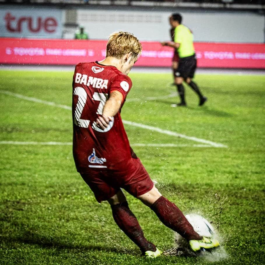 馬場悠企さんのインスタグラム写真 - (馬場悠企Instagram)「Today we win, Trat FC🔴  Have fun playing football today ⚽️⚽️ #trat #no23 #yukibamba #thaileague #t1 #footballplayer #🔴🐘 #⚽️ #twitter #facebook #instagram #followme」8月18日 16時14分 - yuki_bamba32