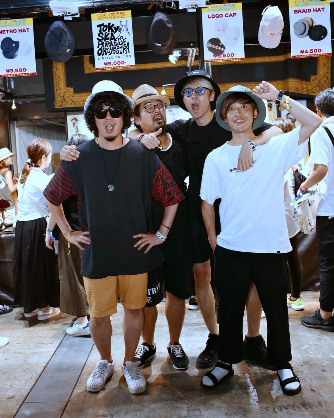 のインスタグラム：「〈Summer  Sonic 2019〉 CA4LA booth SNAP . THE TELEPHONESのみなさま！ @akiraishige  @seiji_not_ramen_matumoto  @nobu_okamoto2  @ryoheeey . #thetelephones #サマソニ #サマソニファン #Summersonic #summersonic2019 #ca4la #hat #hats  #カシラ #ハット #帽子  #madeinjapan #日本製 #fashionphography」