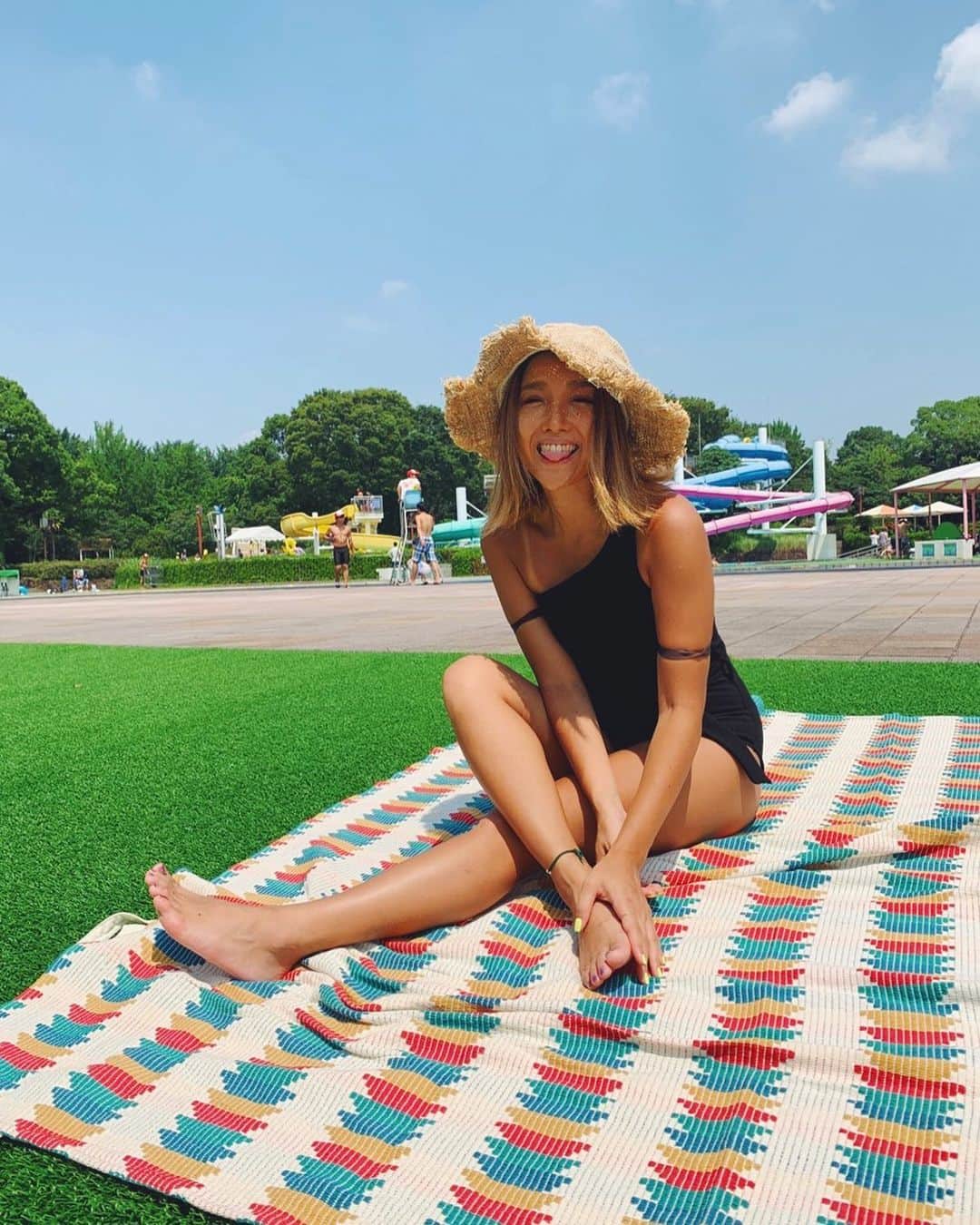 のインスタグラム：「* 仕事してる以外は、 プールとストレンジャーシングスと あな番で過ごしてる夏。 インドアとアウトドア 日本と海外をバランスよく☀️w ・ ・ ・ ・ #summer」