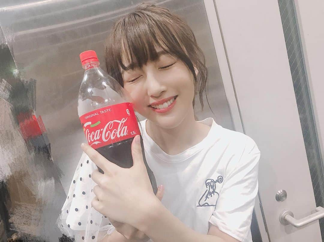 鎌田菜月さんのインスタグラム写真 - (鎌田菜月Instagram)「ライブ終わりのコカコーラ🥺  3年目になるサマステのステージ最高に楽しかったです☀️ 暑い中での熱い応援ありがとうございました！ 水分補給しっかりして今夜はぐっすり眠りましょ  #cocacola #summerstation #テレ朝夏祭り #ske48 #live #summer #ponytail」8月18日 15時22分 - nacky_k829