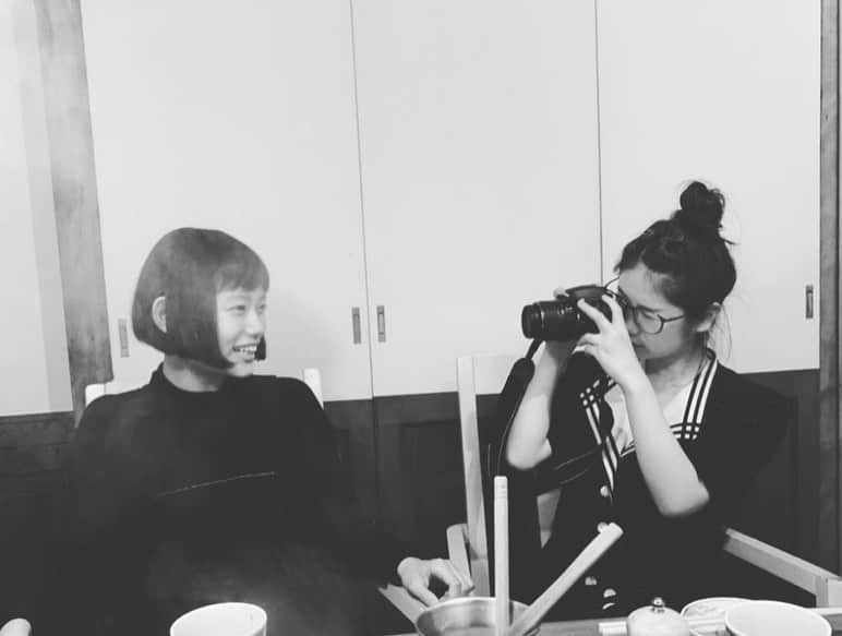 杉咲花さんのインスタグラム写真 - (杉咲花Instagram)「出会って８年ほどが経ちました、頼りがいのある大好きなお友達です。そんなかりんが、次回のFlower TOKYOに遊びに来てくれることになりました。嬉しいよーー。なにを話そうか、あー、楽しみだなぁ。 #小野花梨 #杉咲花のFlowerTOKYO」8月18日 15時47分 - hanasugisaki