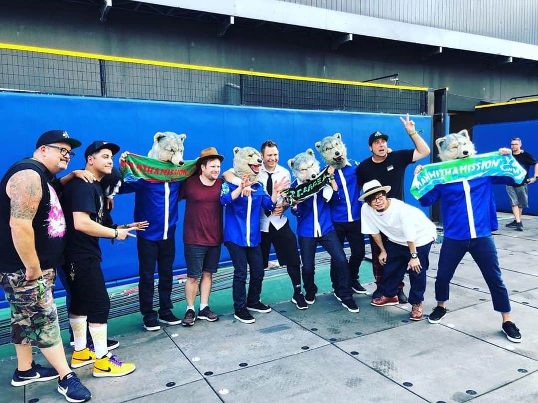 Zebraheadさんのインスタグラム写真 - (ZebraheadInstagram)「Great time hanging with @mwamofficial and @patrickstump before Man With a Mission's set yesterday at @summersonic_official! Thanks again for having @mattyzebrahead and @alionelouder come up and do "Out of Control" to a packed stadium!! #Zebrahead #braininvaders #manwithamission #patrickstump #falloutboy #summersonic2019 #tokyo」8月18日 15時52分 - zebraheadofficial