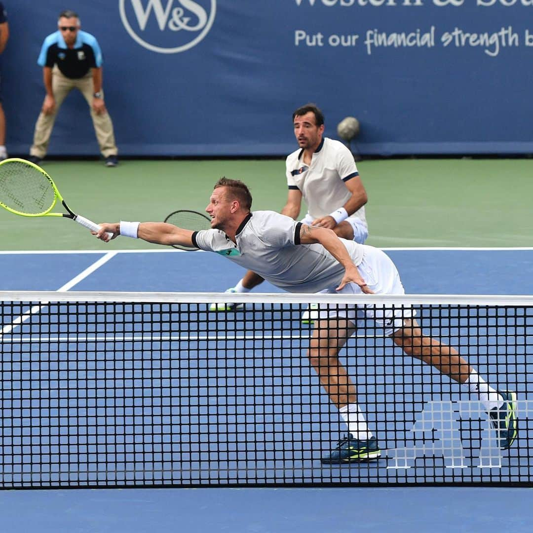 ATP World Tourさんのインスタグラム写真 - (ATP World TourInstagram)「The last 2️⃣ doubles teams standing 🔥 Who will take home the @cincytennis 🏆」8月18日 7時23分 - atptour