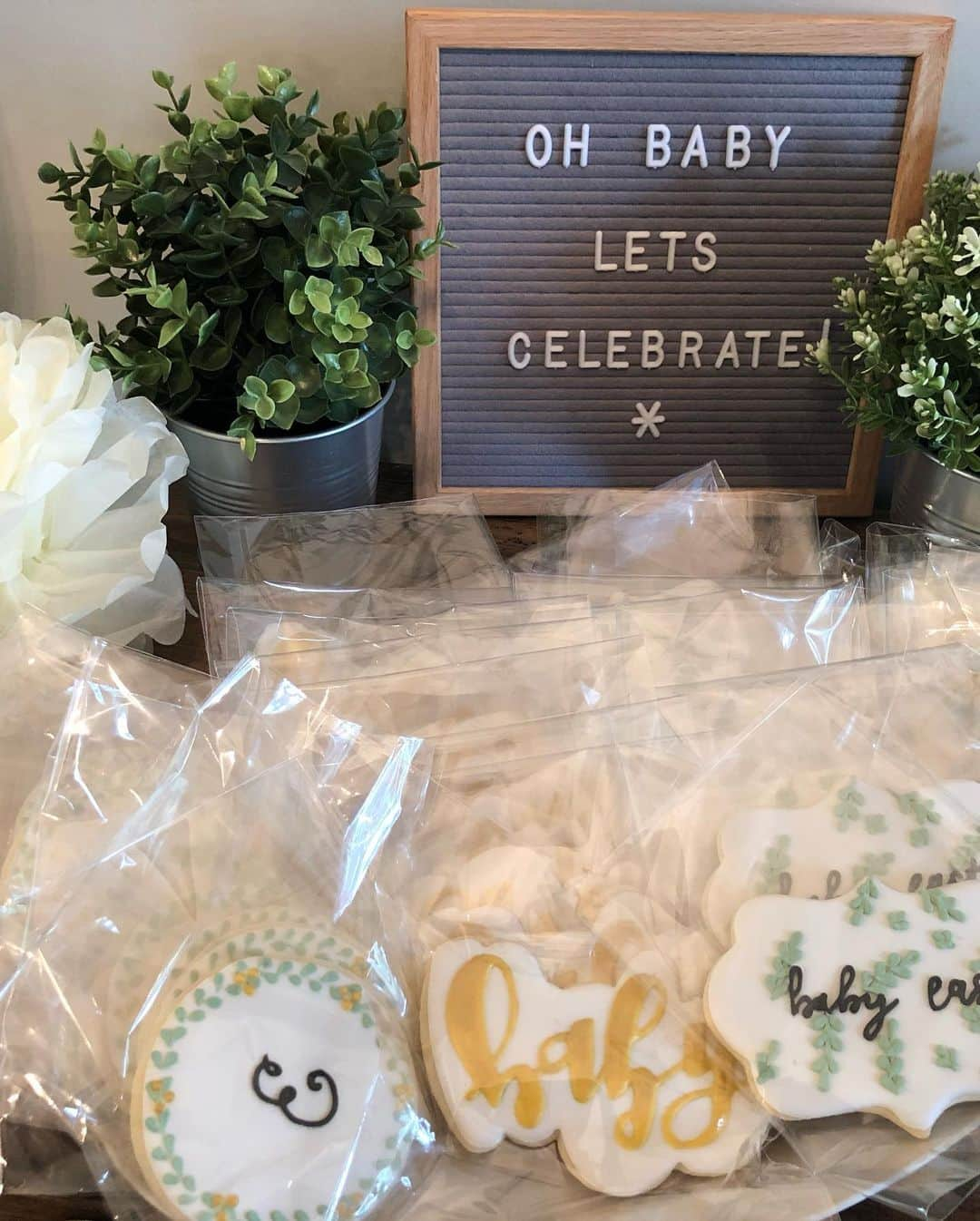 ショーン・ジョンソンさんのインスタグラム写真 - (ショーン・ジョンソンInstagram)「Family baby shower 😊 this baby is so loved!!! #babyshower #pregnant」8月18日 7時18分 - shawnjohnson