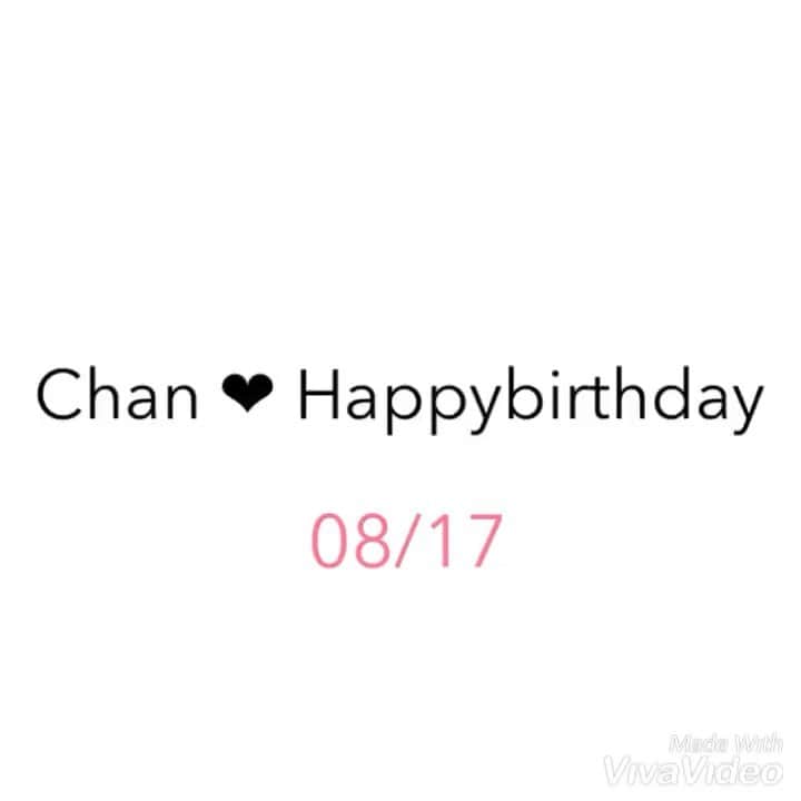 AMIのインスタグラム：「💋 . 08 / 17  ちゃん Happy birthday🎂💕 音ありだと引っかかるから 載せれなかった😢 ♬ 「one call away」 . #ちゃんもり #happybirthday  #movie #friend #love」