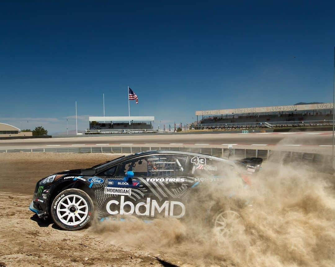 ケン・ブロックさんのインスタグラム写真 - (ケン・ブロックInstagram)「Well, it’s been a wild day of racing so far here at Nitro World Games! In my first race of the day, I caught a puncture in the first corner of the first lap (But I went full ain’t care and hit the jump three times anyway. Ha!). That meant that I had to place first or second in the next race in order to make it to the final. Luckily, I pulled off the win in that race AND set the fastest lap of the event during that race also. Awesome!  Now we’re ready for the final (which is streaming live on Facebook.com/NitroWorldGames at 4 PM Pacific!). #aintcare #NitroWorldGames」8月18日 7時33分 - kblock43