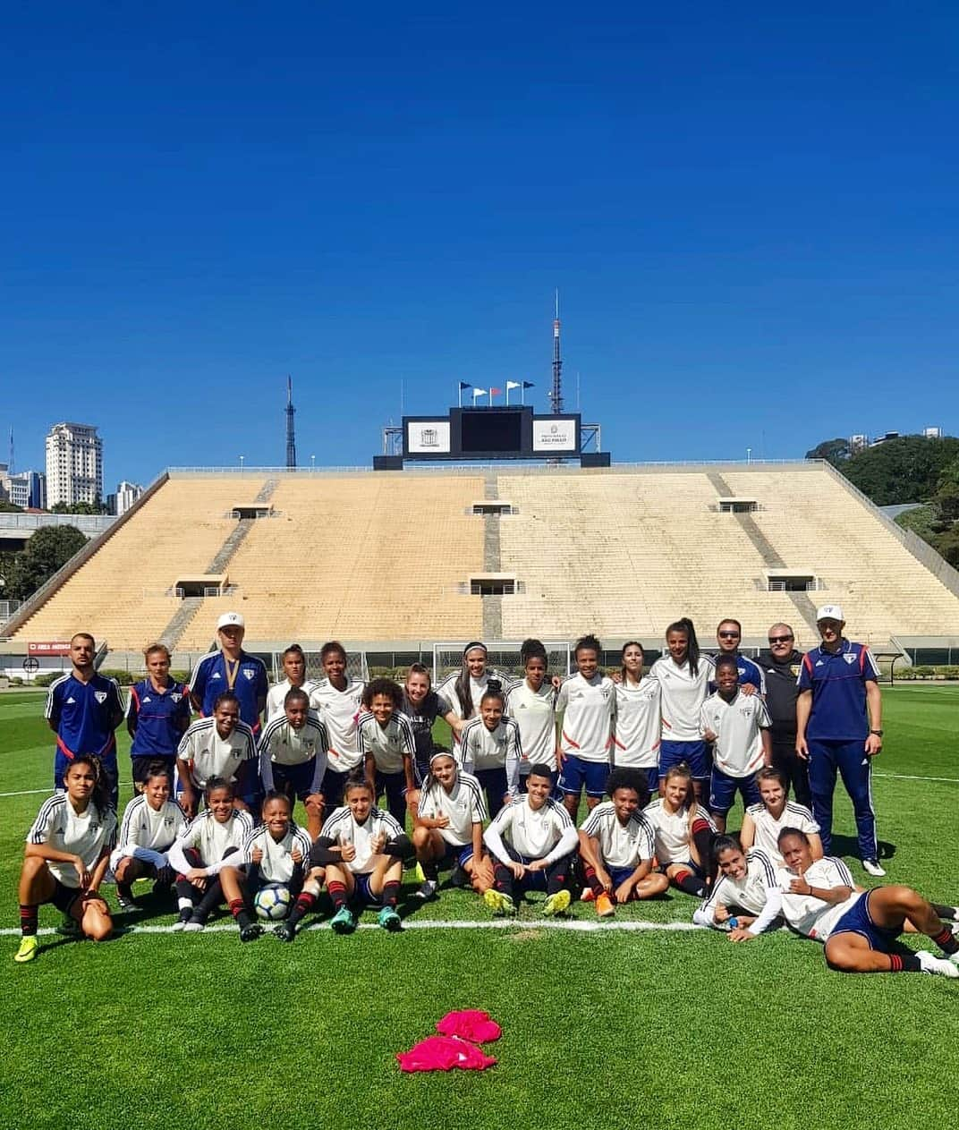 São Paulo FCさんのインスタグラム写真 - (São Paulo FCInstagram)「Tem decisão do nosso #FutebolFemininoTricolor neste domingo, no Pacaembu‪. É o primeiro duelo da final do Brasileiro A2, com entrada gratuita!‬ ⠀⠀⠀⠀⠀⠀⠀⠀⠀ ⚽ São Paulo x Cruzeiro 🏟 Pacaembu ⏰ 14h 🏆 Brasileiro A2 📺 SPFCtv (via MyCujoo) e Band ⠀⠀⠀⠀⠀⠀⠀⠀⠀ #VamosSãoPaulo 🇾🇪」8月18日 7時45分 - saopaulofc