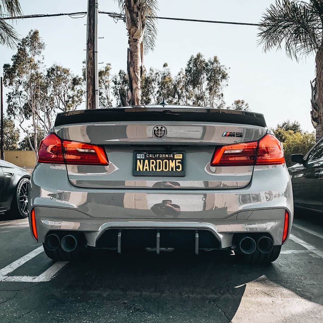 CARLiFESTYLEさんのインスタグラム写真 - (CARLiFESTYLEInstagram)「Who’s a fan of the BMW M5 🍑? Owner @arty.pa #carlifestyle」8月18日 7時46分 - carlifestyle