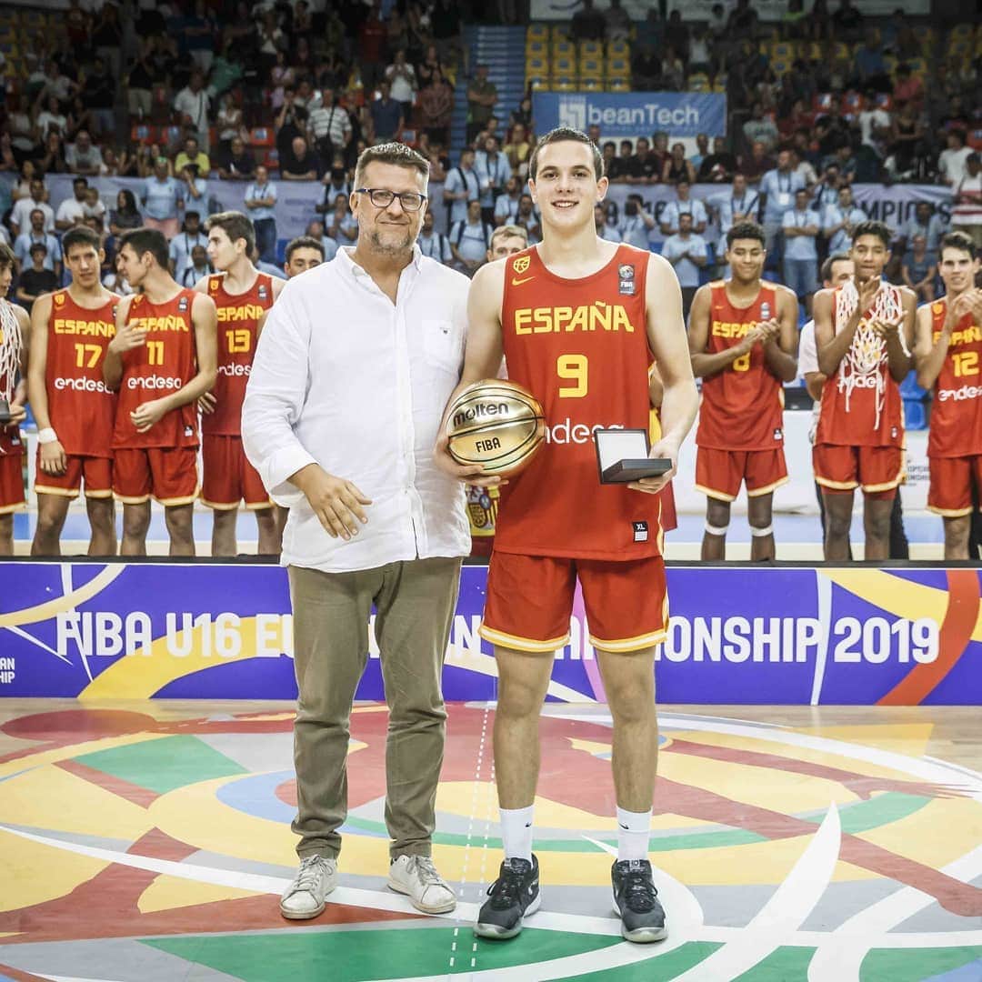 FIBAさんのインスタグラム写真 - (FIBAInstagram)「Congratulations to the #FIBAU16Europe Champions 🏆- All - Star 5 ⭐️ and MVP 🏀! 🥇 🇪🇸 🥈 🇫🇷 🥉 🇮🇹」8月18日 7時58分 - fiba