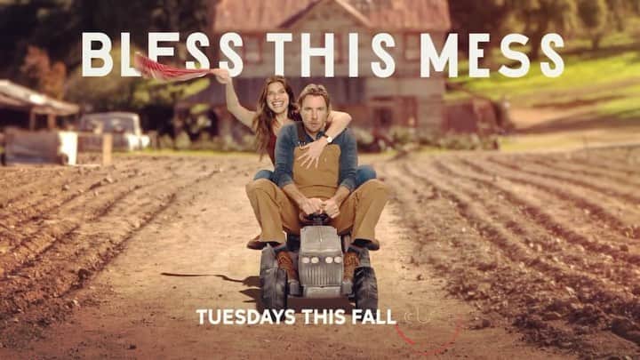 レイク・ベルのインスタグラム：「THIS FALL! SEPTEMBER 24th! Tuesday’s 8:30pm/7:30pm central. 🐖🐓🐖🐓🐖🐓🐖🐓🐖🐓🐖」