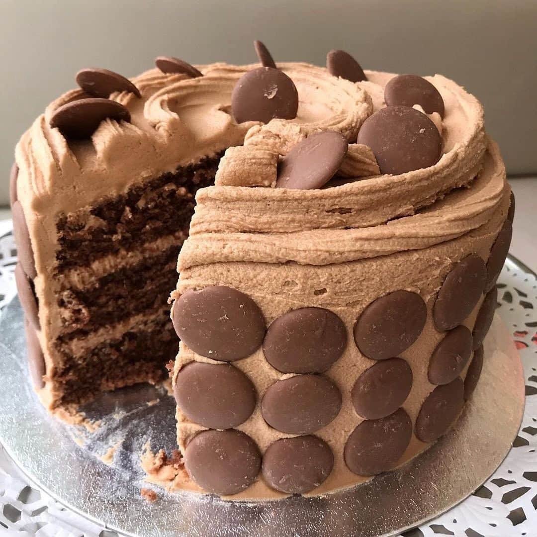 2.8 Milllon CAKESTERS!さんのインスタグラム写真 - (2.8 Milllon CAKESTERS!Instagram)「FEEL LIKE EATING CAKE? 🙌 Milk or cookie dough slice?⁠ .⁠ ⁠ #cakes #cake #cakedecorating #chocolate #birthdaycake #cakesofinstagram #cupcakes #food #cakestagram #foodporn #instacake #dessert #bakery #baking #cakedesign #instafood #love #sweet #birthday #pastry #cakeart #yummy #cookies #delicious #chocolatecake #sweets #desserts #foodie #homemade」8月18日 8時00分 - cakeguide