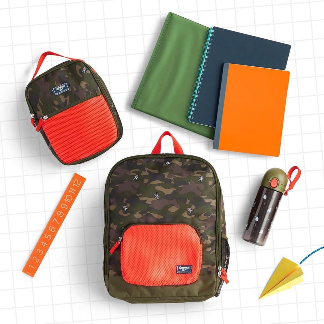 オシュコシュさんのインスタグラム写真 - (オシュコシュInstagram)「What essentials do your #oshkoshkids carry in their backpack?! 👨‍🚀 Out-of-this-world #backpacks, lunch totes and water bottles in store and online now. #beyou #camo #astronauts #backtoschool #checklist #schoolsupplies」8月18日 8時05分 - oshkoshkids