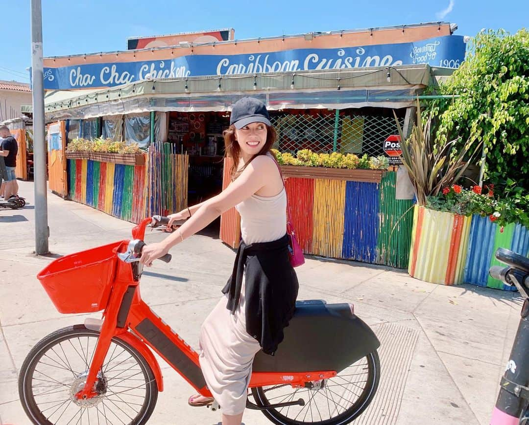 中林美和さんのインスタグラム写真 - (中林美和Instagram)「レンタルバイクしてブランチへ！ 楽しすぎるー🚲🚲🚲🌴🌞💓 . #summervacation#LA#miwastrip#夏休み#ロス」8月18日 8時19分 - miwanakabayashi