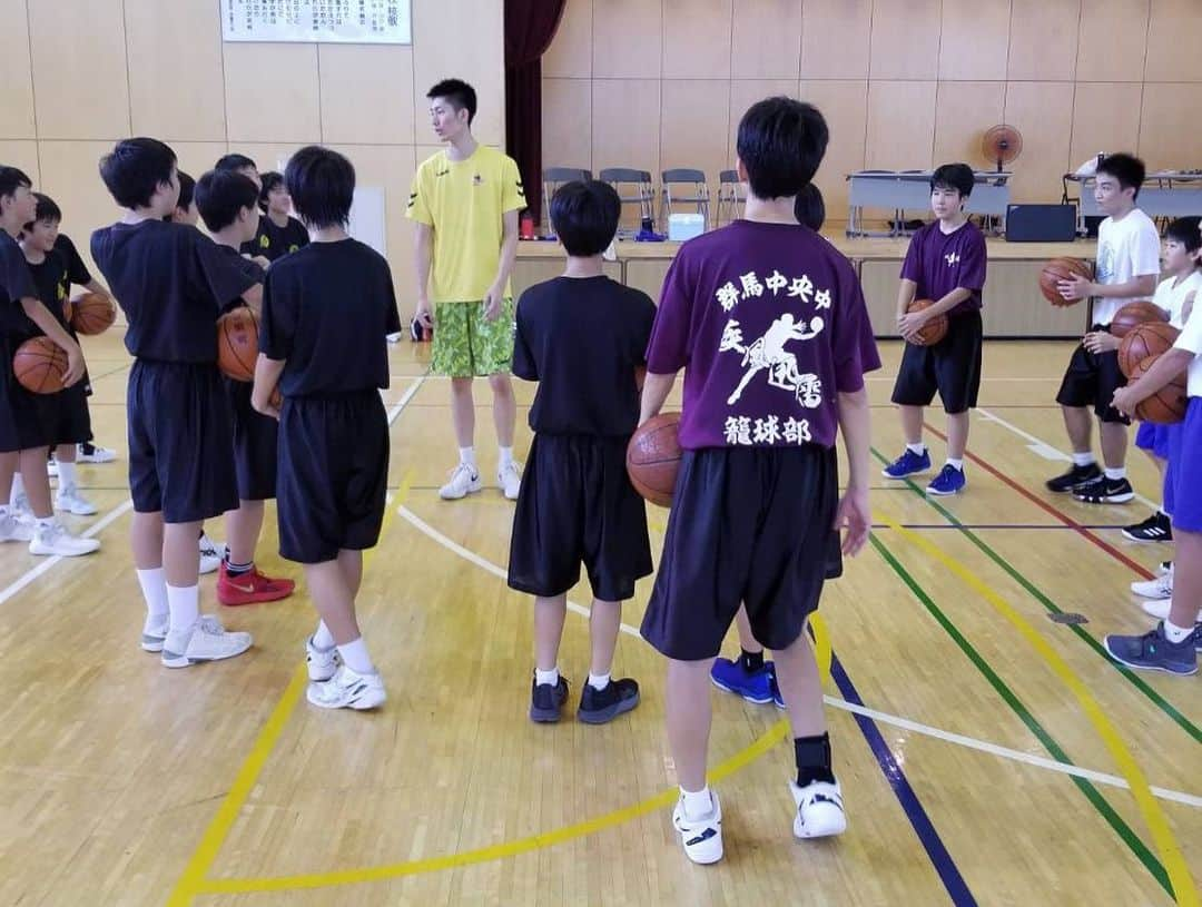 群馬クレインサンダーズさんのインスタグラム写真 - (群馬クレインサンダーズInstagram)「‪🏀クリニック報告🏀‬ ‪高崎市にて #長島蓮 選手と #野口夏来 選手がクリニックを行いました‼️‬ ‪ボールハンドリングやシュートなど、最後はフリースロー大会まで盛り上がりました⤴️‬ ‪暑い中でしたが大変楽しい時間となりました☀️ご参加頂いた皆さんありがとうございました‼️‬ ‪#群馬クレインサンダーズ‬ #Bリーグ #bleague」8月18日 8時25分 - gunmacrane3ders