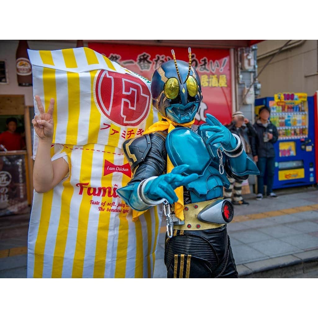 永崎遼のインスタグラム：「. Thank you for your time. Makasih yah sudah menonton. . #仮面ライダー #ストフェス #ファミチキ #日本橋ストリートフェスタ #假面騎士 #特撮 #follow #followme #photooftheday #happy #tagsforlikes #selfie #like4like #picoftheday #smile #friends #instadaily #instalike #follow4follow #like #costume #otaku #cosplay #cosplayer #コスプレ #tokusatsu #kamenrider #maskedrider #toku」