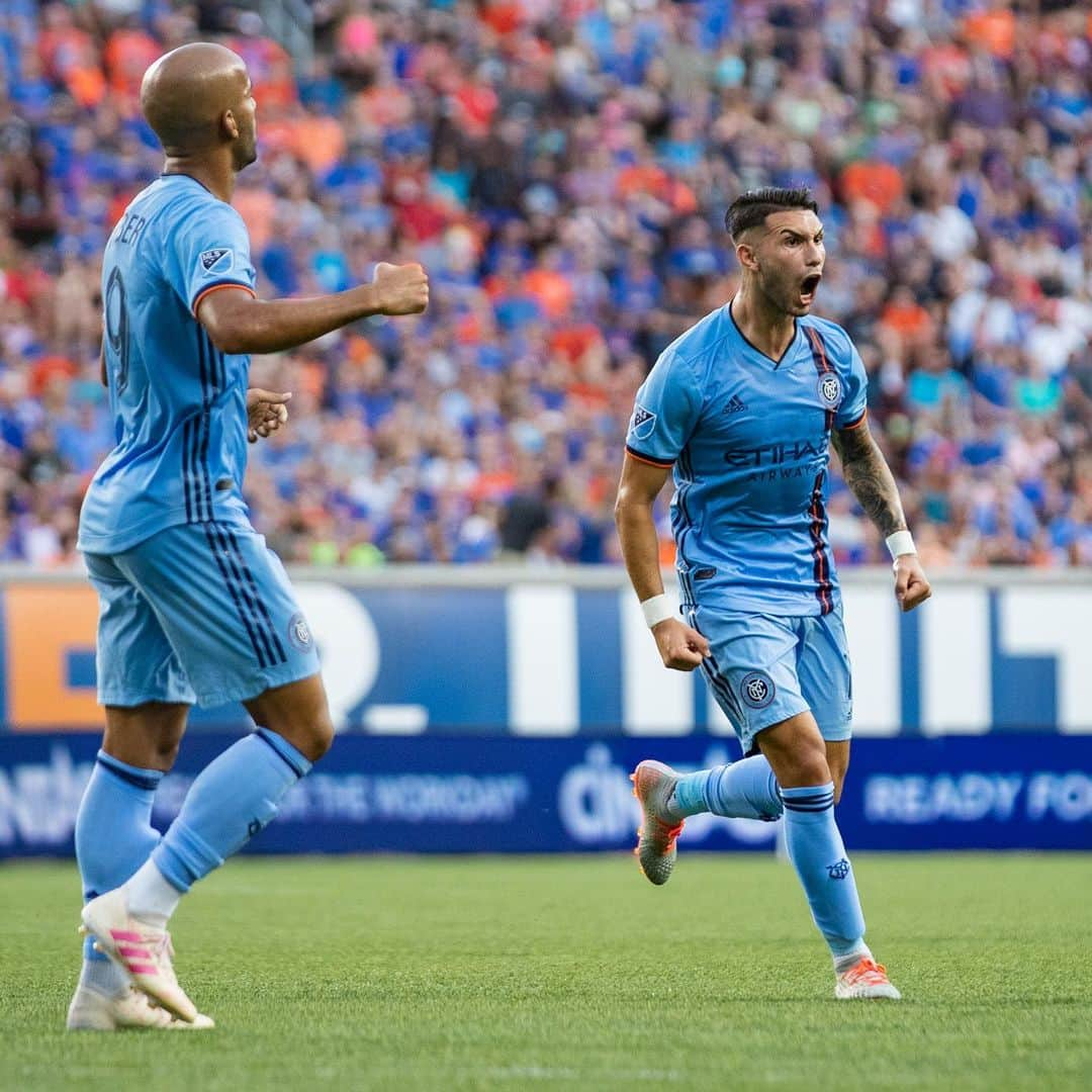 ニューヨーク・シティFCさんのインスタグラム写真 - (ニューヨーク・シティFCInstagram)「🦁🥅🦁」8月18日 9時39分 - nycfc