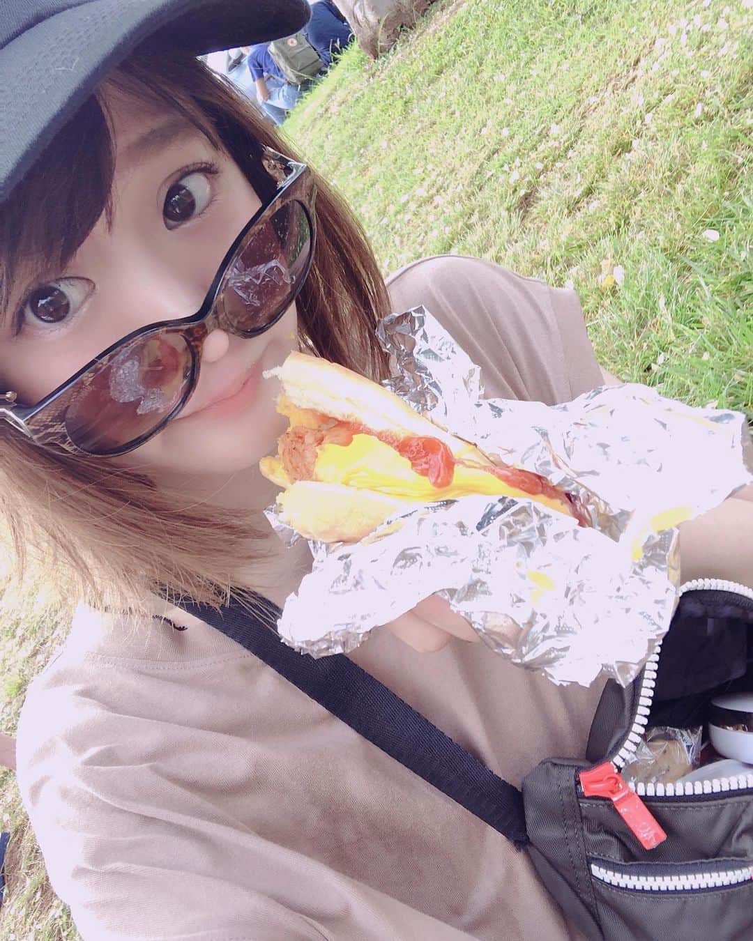 東なつ紀のインスタグラム：「hawaii KCC farmers market.  ワイキキらへんからチャリ🚲で行って行き道坂すぎて死ぬかと思った(｀・ω・´) #帰りは下り坂でスイスイ  #hawaii  #KCC #farmersmarket #kccファーマーズマーケット」