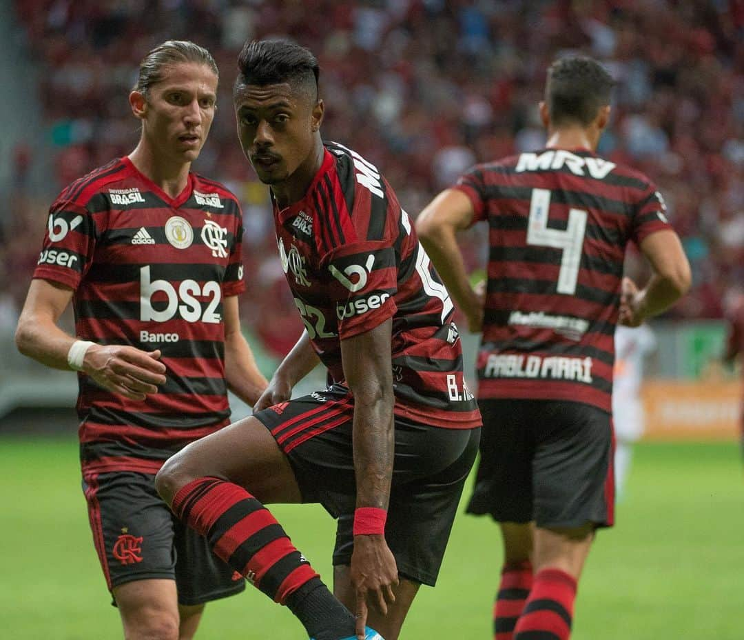 フィリペ・ルイスさんのインスタグラム写真 - (フィリペ・ルイスInstagram)「Vasco 1x4 Flamengo ❤️🖤❤️🖤 📸: @alexandrevidalfotografo」8月18日 9時57分 - filipeluis