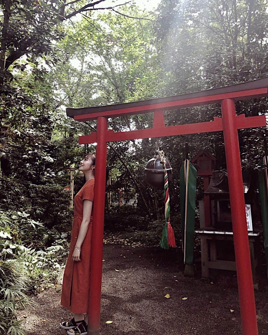 舞雛かのんさんのインスタグラム写真 - (舞雛かのんInstagram)「⛩🌿 「冠稲荷神社」 実家に帰った際に、地元の神社にお参りに行きました. . 私はこの神社の中にある幼稚園に行っていたので、特に思い入れのある場所. . 幼なじみが連れて来てくれた☺︎. ありがとう❤︎. .  #冠稲荷神社 #お参り #幼なじみと #パワースポット」8月18日 10時07分 - mizho_601