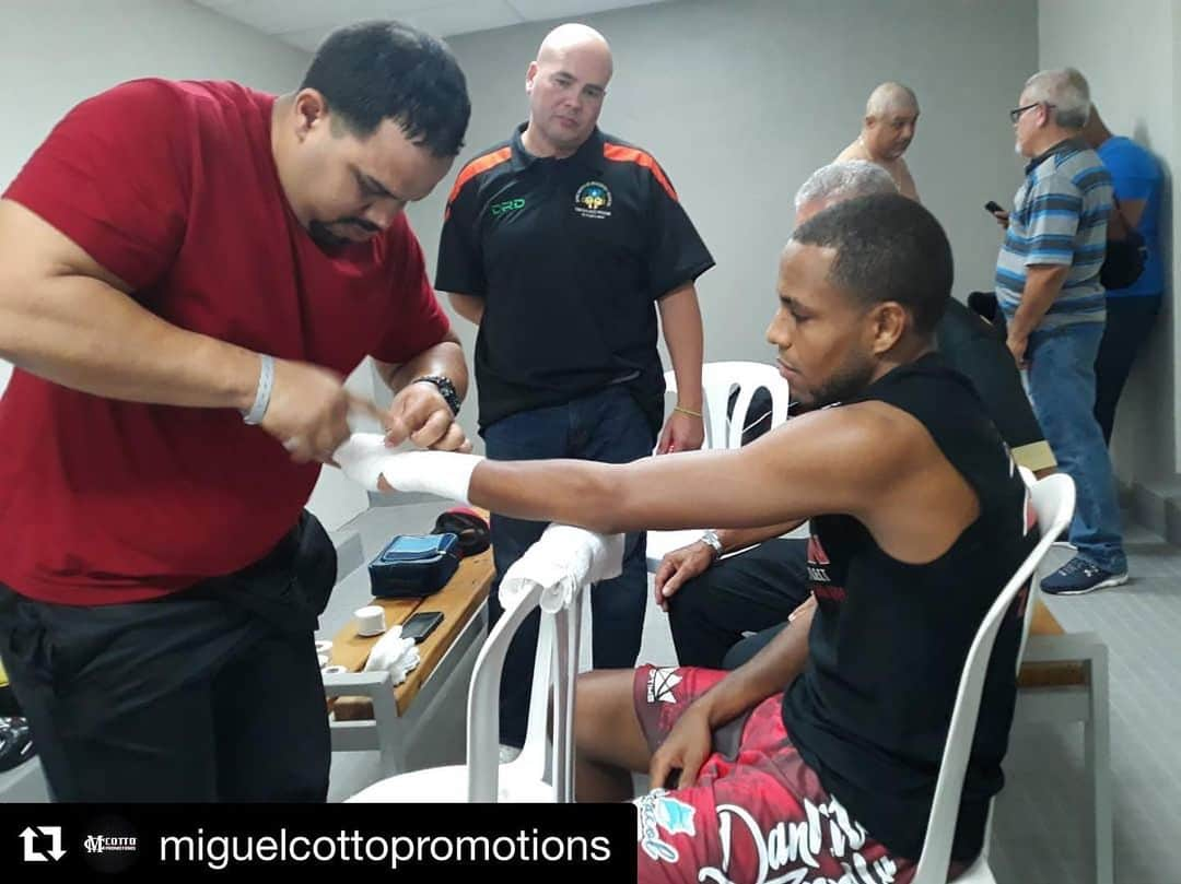 ミゲール・コットさんのインスタグラム写真 - (ミゲール・コットInstagram)「#Repost @miguelcottopromotions ・・・ Comienza su preparación @danielitozorrilla para su combate ante el dominicano Juan Carlos Cordones en #DirectvBoxingNight en Vivo por #OnDirectv161」8月18日 10時34分 - realmiguelacotto