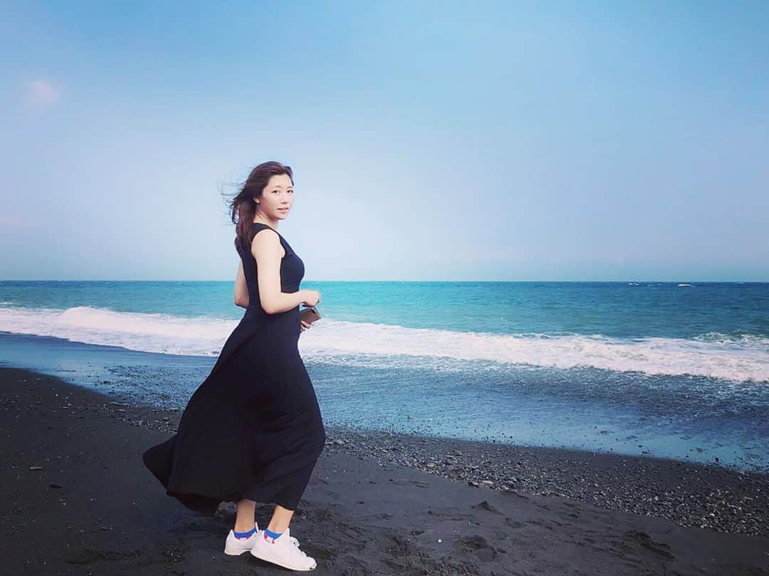 のインスタグラム：「日曜日（╹◡╹）♪ #sunday #日曜日 #お出かけ #sky #instapic #instasky #blue #instablue #instasea #sea #ほかのん #穂川果音 #instagram」