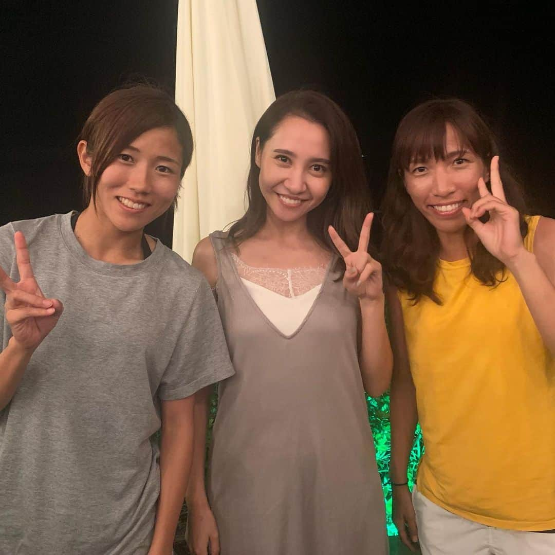 八坂芽依さんのインスタグラム写真 - (八坂芽依Instagram)「先日、素敵な方にたくさんお会いすることができました！ えみさん、お誘いありがとうございます😊 夏っぽいことできて嬉しい🍖🏖⛵️🐬 .  乃が美の社長の阪上さんにお会いしました！ こんなに美味しい食パン出会ったことがなく 食べるのが止まらず思わず、 ずっと食べちゃいました笑笑 ありがとうございます😊 . 試合会場⚽️でしかお会いしたことなかったなつみさんにもお会いできました！🥰 綺麗でした〜💕 出会いに感謝です！ #乃が美  #食パン #たむけんさん #なつみさん #淡路島 #シーガイア海月 . やばいよー更新すること溜まりまくってる😅😅 連日更新すみません🙇‍♀️」8月18日 16時18分 - yasakamei_28