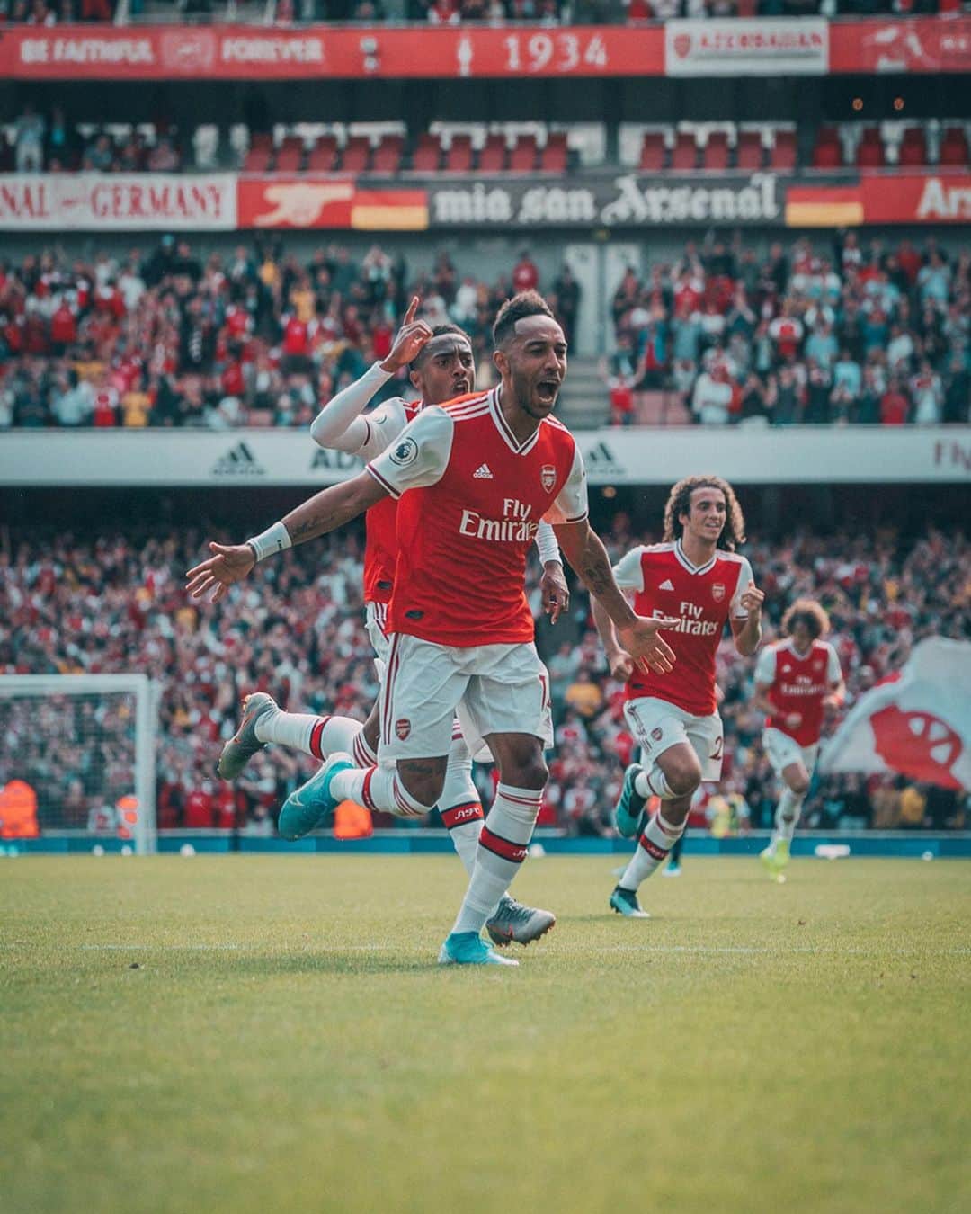 のインスタグラム：「📸⚽️ アーセナル×バーンリー #DAZNフットボール #DAZN #ARSBUR」