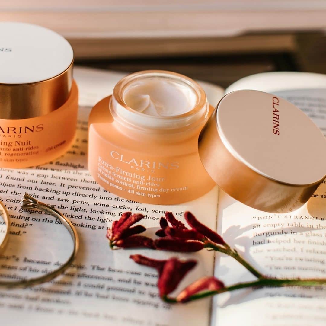 Clarins Canadaさんのインスタグラム写真 - (Clarins CanadaInstagram)「Me-time magic✨ __________ Du temps pour vous, c'est magique !✨ . . . #Clarins #ItsAllAboutYou #Skincare #ExtraFirming」8月18日 11時00分 - clarinscanada