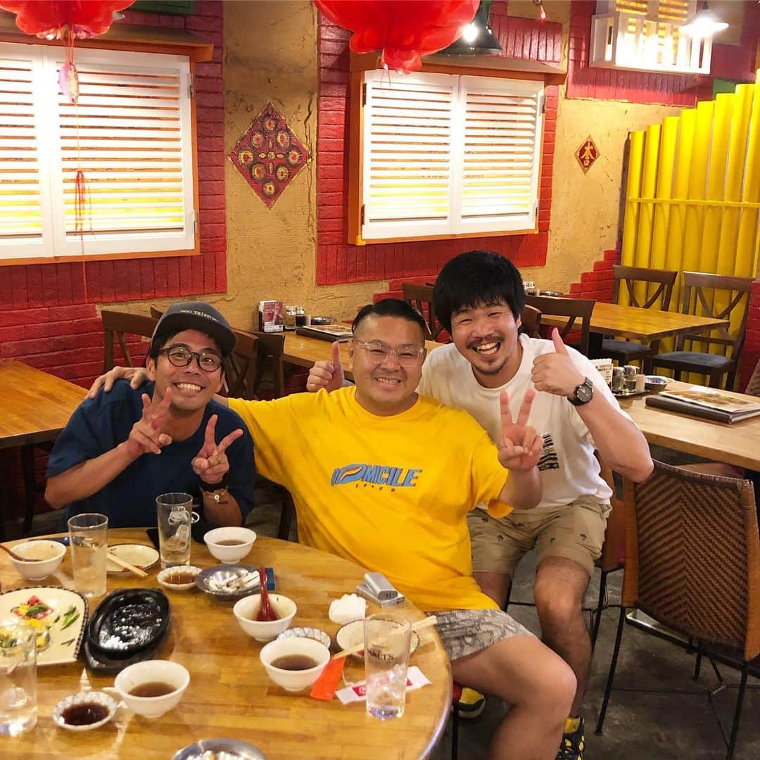 大地洋輔のインスタグラム：「ラジオ終わりにノーパンチ松尾君と、生いっちょう君とご飯。 ・ ・ ・ #ザパンチ #ストロベビー #ダイノジ #ミドダバ #なんか富豪感出た #連れ回してる感 #金で物を言わす感 #楽しんでるの本人だけ感」