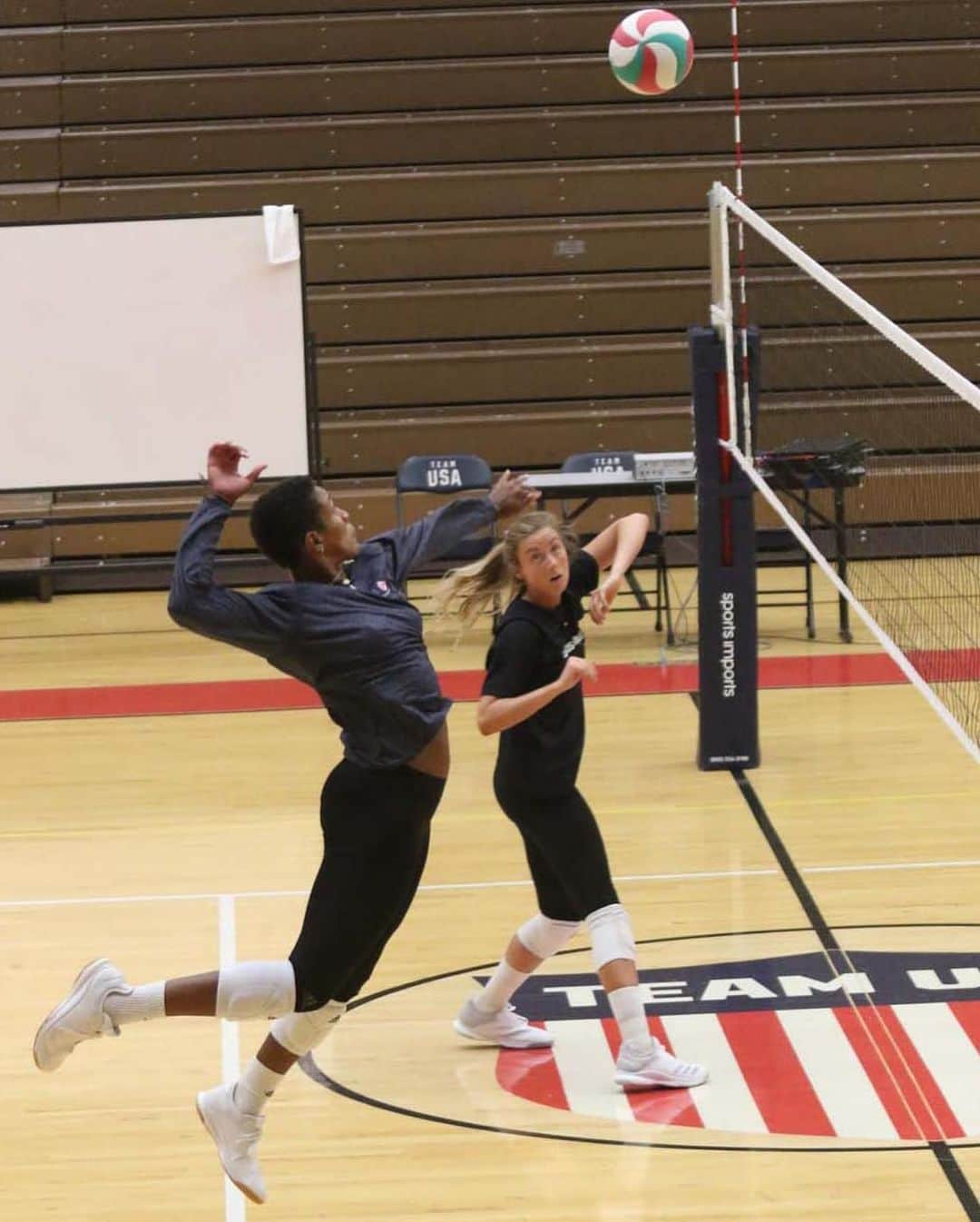 USA Volleyballさんのインスタグラム写真 - (USA VolleyballInstagram)「U.S. Women and Men prepping for the NORCECA Champions Cup being held Aug. 22-24 at the U.S. Olympic and Paralympic Training Center in Colorado Springs. Will you be there to support @usavwnt, @usavmnt and @teamusa? --- Tourney Schedule and Details at https://go.usav.org/norceca」8月18日 12時01分 - usavolleyball