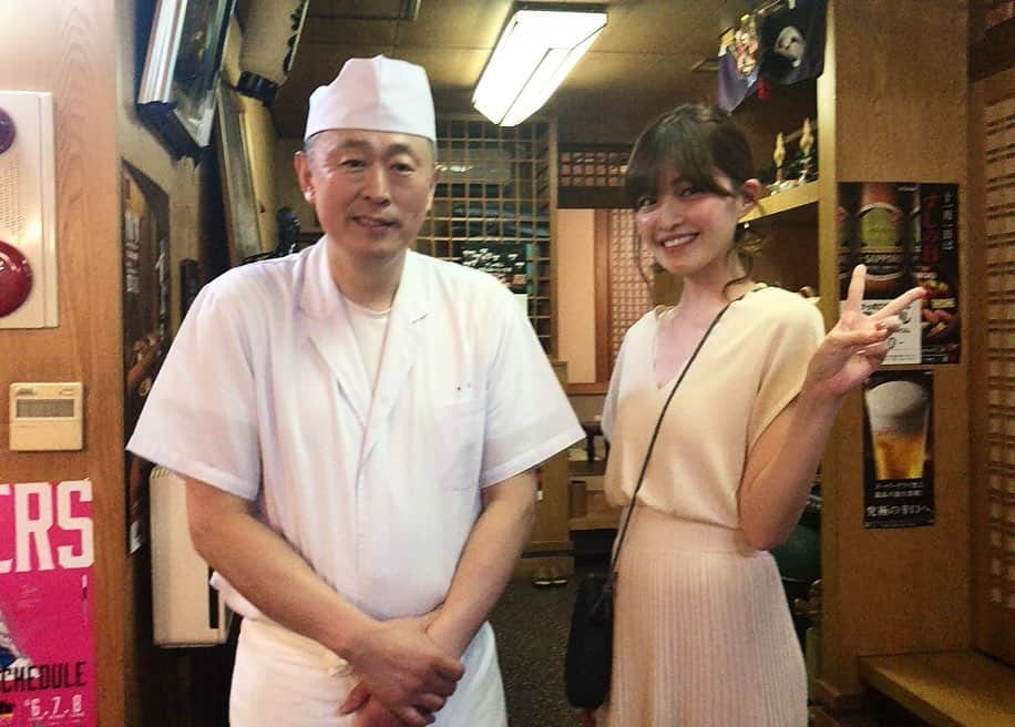 森田紗英さんのインスタグラム写真 - (森田紗英Instagram)「_ 「北海道に行きます！ おススメのお店どこですか？」 「お寿司はどこが美味しいですか？」 というDMやコメントを よくいただきます👏 _ なので、ご紹介を！ 声を大にしておすすめしたいのは 「清寿し」🍣 もう20年以上の付き合いなんじゃないかな？たぶん笑 お父さんなんて週1で行ってる.... 週2の時もある(小声) それくらい我が家がたくさん お世話になっているお寿司屋さん！ _ 先日、森田のばあちゃんの23回忌を 清寿しでしました！ 家族みんなで久しぶりにゆっくり。 美味しいものたくさん食べて幸せだった..... 清さん、いつもありがとう〜🍣💕 記念にぱしゃり！ _ _ _ #北海道 #札幌 #お寿司 #清寿し #🍣 #おすすめ #美味しい #最高 #大好き #私のお父さんと会える確率高め #ぜひ行ってみてね」8月18日 12時15分 - moricoff