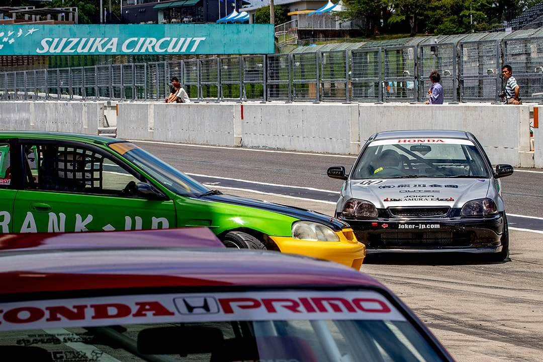 mistbahnさんのインスタグラム写真 - (mistbahnInstagram)「_ TOPGUN 熊川 Honda EK9 CIVIC and "ONE RANK UP AUTO" Honda EK9 CIVIC _ _ Shot on 5-Aug 2019 "HONDA VTEC ONE MAKE RACE Rd.3" at Suzuka International Circuit owner(silver EK9): @topgun9090 car(green EK9): @onerankupauto photo: @mistbahn _ _ JP) 2019年8月5日 鈴鹿フルコース(鈴鹿サーキット国際レーシングコース)、ゼロファイターさん主催「HONDA VTEC ONE MAKE RACE Rd.3」。。 _ _ #hondavteconemakerace #zerofighterautocustom #suzukacircuit #suzukainternationalcircuit #鈴鹿サーキット #civic #hondacivic #ホンダシビック #シビック #ctr #acuractr #ek9 #ekcivic #topgunracing #熊川企画 #onerankupauto #ワンランクアップオート #lawbreak #ローブレイク #osakajdm #kanjo #kanjostyle #kanjoracer #trackcar #trackstance #trackspec #timeattack #timeattackjapan #loosefamily #hondasontrack」8月18日 12時26分 - mistbahn