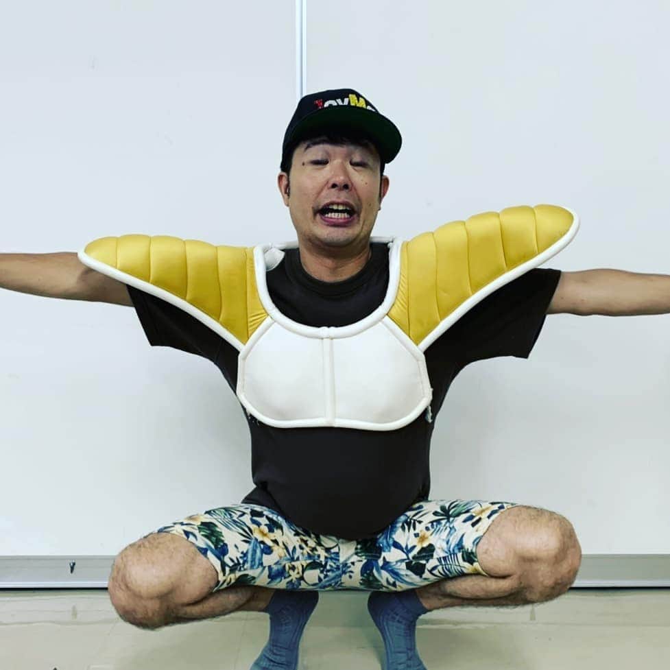 松本康太さんのインスタグラム写真 - (松本康太Instagram)「ベジータさん(R藤本)とフュージョンをさせてもらいました＼(^o^)／！コンセプトが良くわからないサイヤ人になってしまいました♪今日はイオンモール名取店で『よしもとお笑い列島～モールdeスポーツ～』なのです(^-^)♪ #ドラゴンボール #ベジータ #フュージョン #サイヤ人 #よしもとお笑い列島 #ウォーキング #レギュラー松本 #あるある探検隊 #r藤本 #イオンモール名取 #アニメ #dragonball #コスプレ」8月18日 12時42分 - aruarutankentai.matsumoto