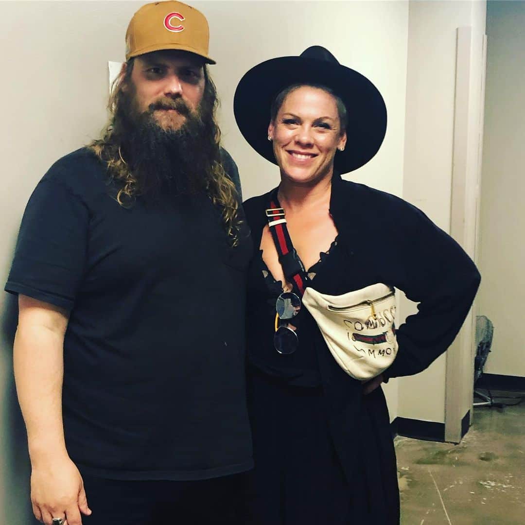 P!nk（ピンク）さんのインスタグラム写真 - (P!nk（ピンク）Instagram)「@chrisstapleton tonight in Toronto. This man is so special. Got the music in his blood. What a sweet soul. What a voice. What a family. What a crowd. So good. Just so good 😊」8月18日 13時18分 - pink