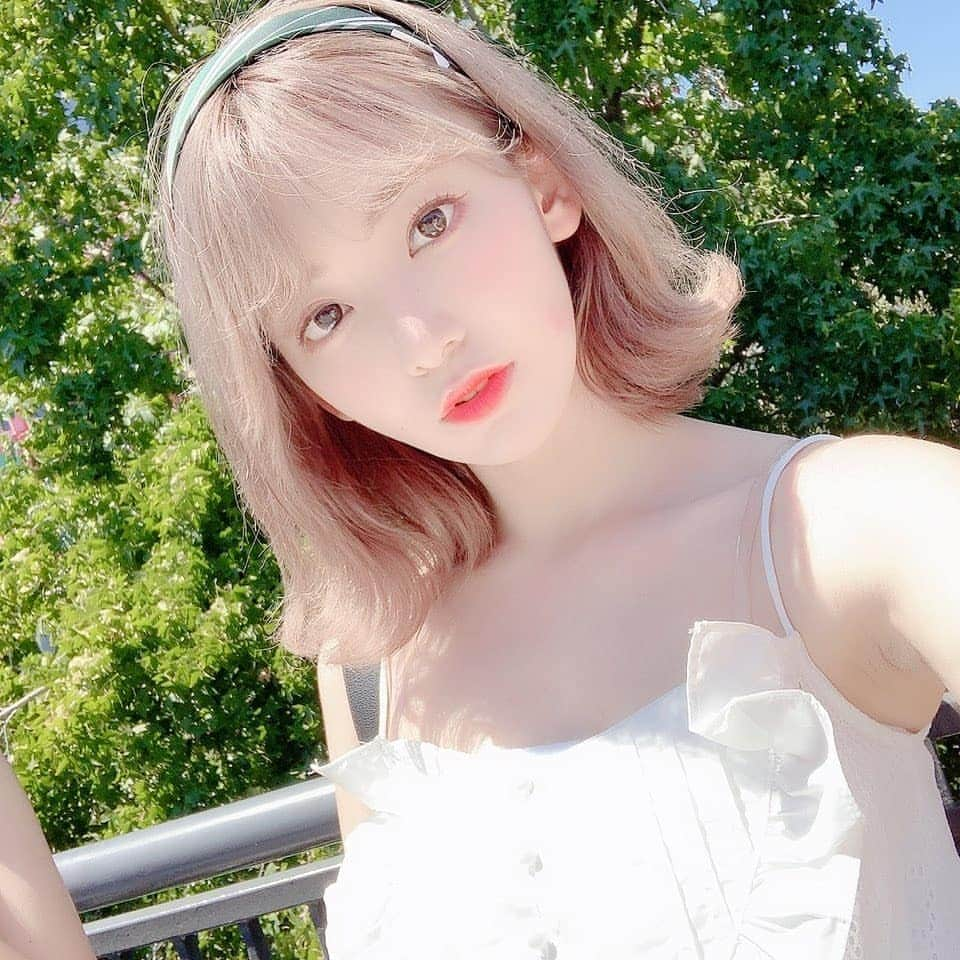 IZ*ONEさんのインスタグラム写真 - (IZ*ONEInstagram)「SUMMER.LA🌈 ⠀ #사쿠라 #さくら #宮脇咲良 #IZONE #아이즈원 #アイズワン」8月18日 13時18分 - official_izone