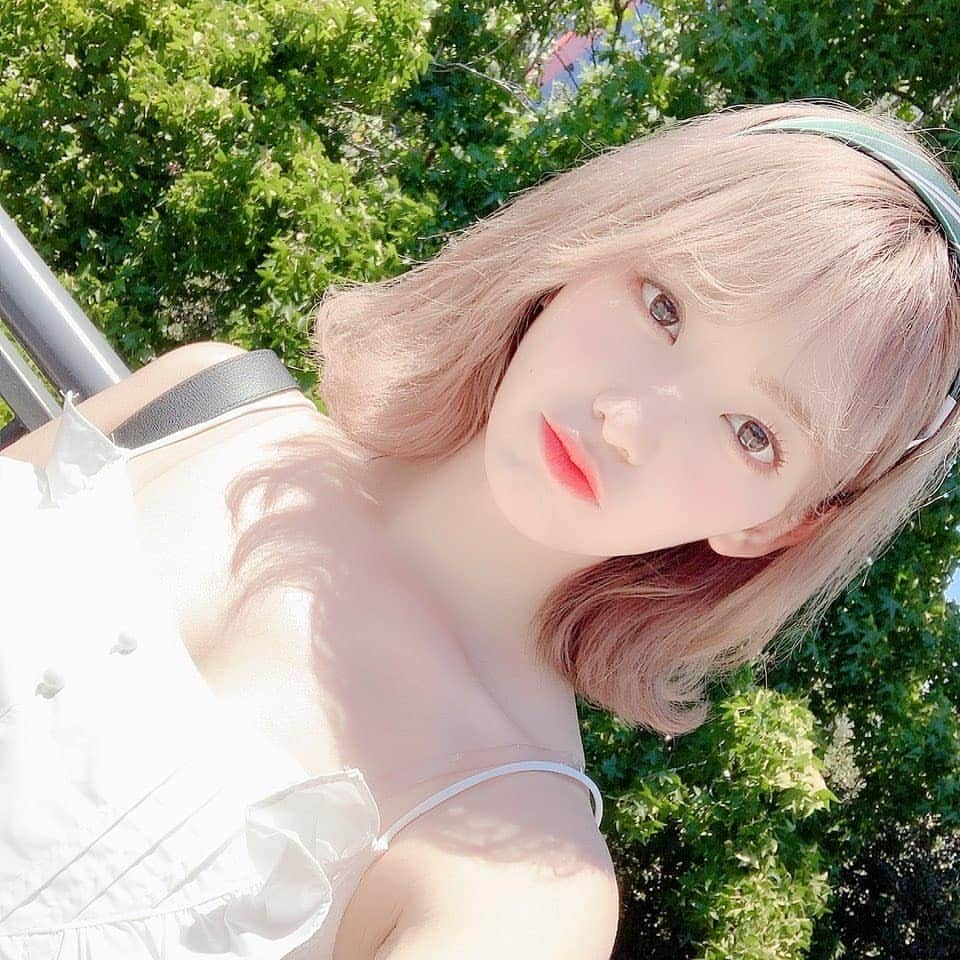 IZ*ONEさんのインスタグラム写真 - (IZ*ONEInstagram)「SUMMER.LA🌈 ⠀ #사쿠라 #さくら #宮脇咲良 #IZONE #아이즈원 #アイズワン」8月18日 13時18分 - official_izone