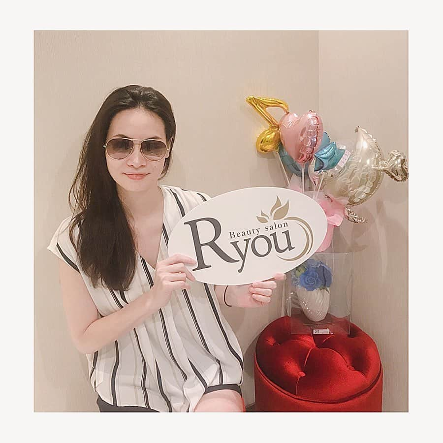 濱田玲さんのインスタグラム写真 - (濱田玲Instagram)「今日は @ryouginza へ💙 初の #ハイパーシェイプ と #電気バリブラシ  ハイパーシェイプは 物凄く痛かったけれど かなり脚がスッキリ✨ 相当 #セルライト あったのね🤭  電気バリブラシはピリっと気持ちよくてリフトアップ効果抜群^ ^ ＠ryou__me #ハイパーナイフ  #美容矯正 #銀座エステ #美容 #ryouginza #beauty #bodymake #ginza  #銀座 #サロン #エステサロン #エステ #脂肪燃焼 #美容女子 #疲労回復 #すっきり #フォトフェイシャル#小顔#リフトアップ#eazyフォト #美容day」8月18日 13時33分 - rei.h_0302