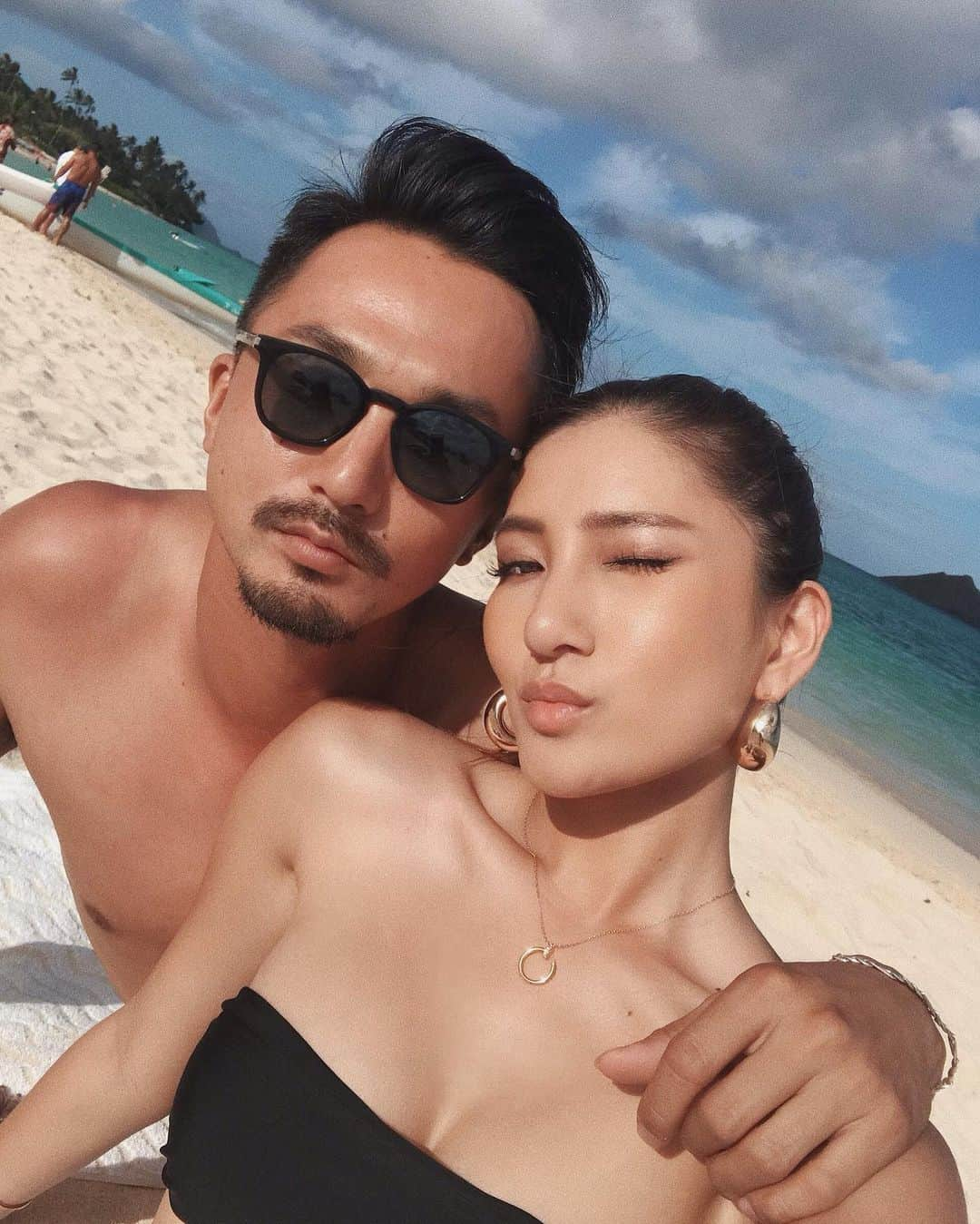 HARUEさんのインスタグラム写真 - (HARUEInstagram)「FOREVER🌺 . #hawaii #beach #couple #love #iloveyou #ハワイ #ビーチ #夫婦」8月18日 13時36分 - harue0104